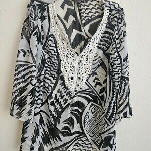 Boho Gawzy Beachy Crochet Vneck black white Flowy Sleeve Sheer Tunic Top L